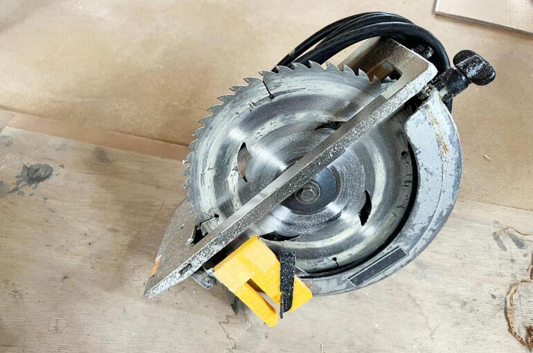 30解体工事 電動工具